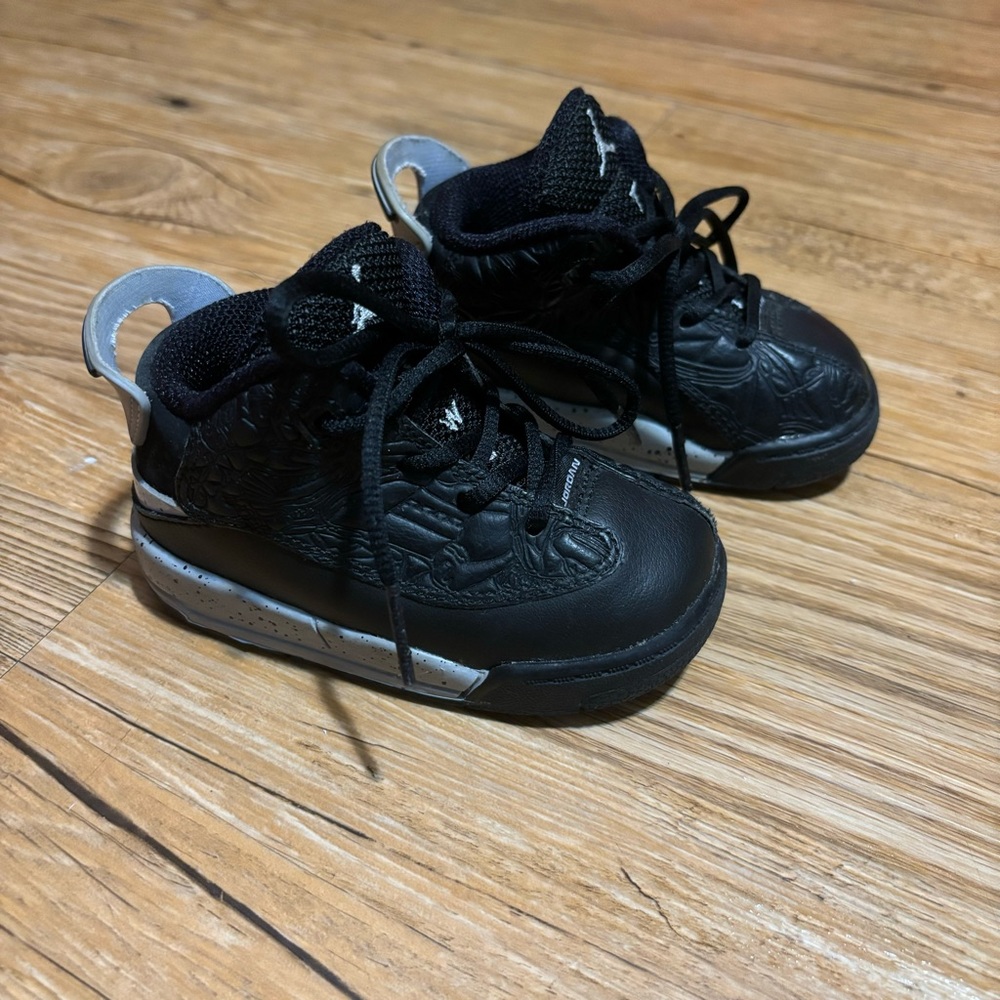 Jordan dub zero black/grey size 5C